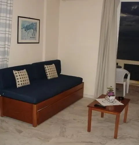 Nea Elena Apartahotel 3*