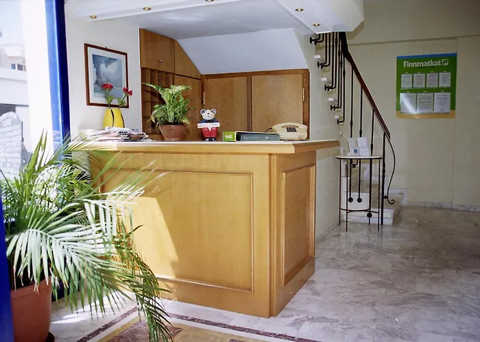 Nea Elena Apartahotel 3*